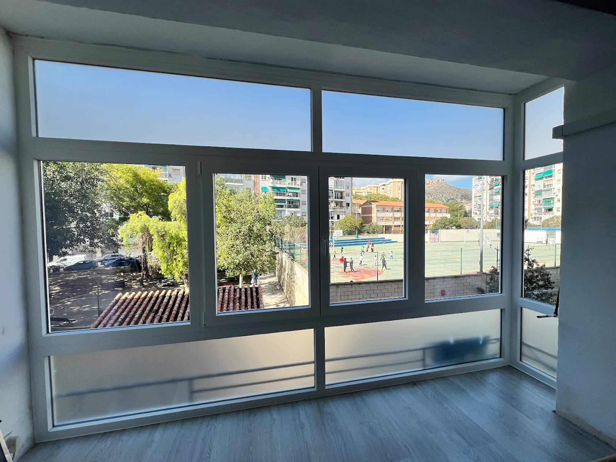 ventana del suelo al techo